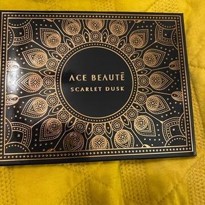 Ace Beaute Scarlet Dusk Palette
